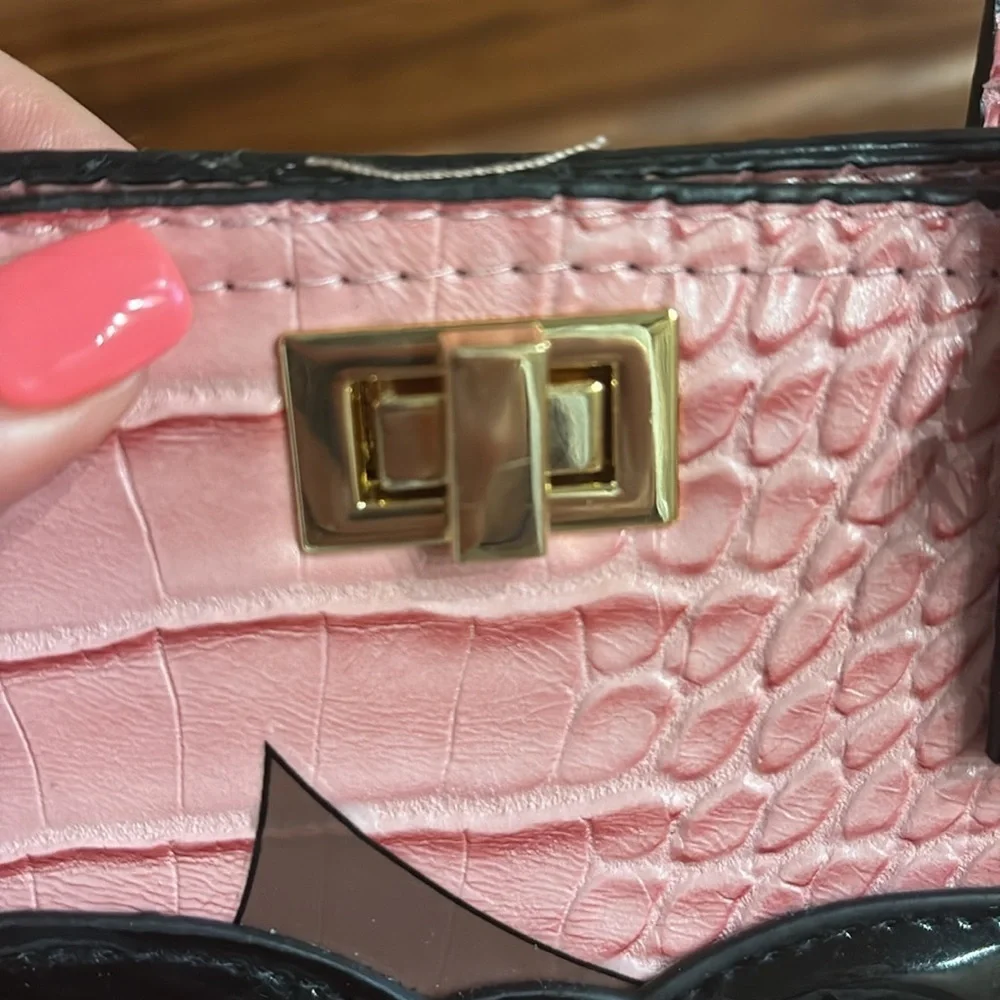 Pink SASSY CHIC LADY Bag with Face Design Adjustable size and crossbody handle